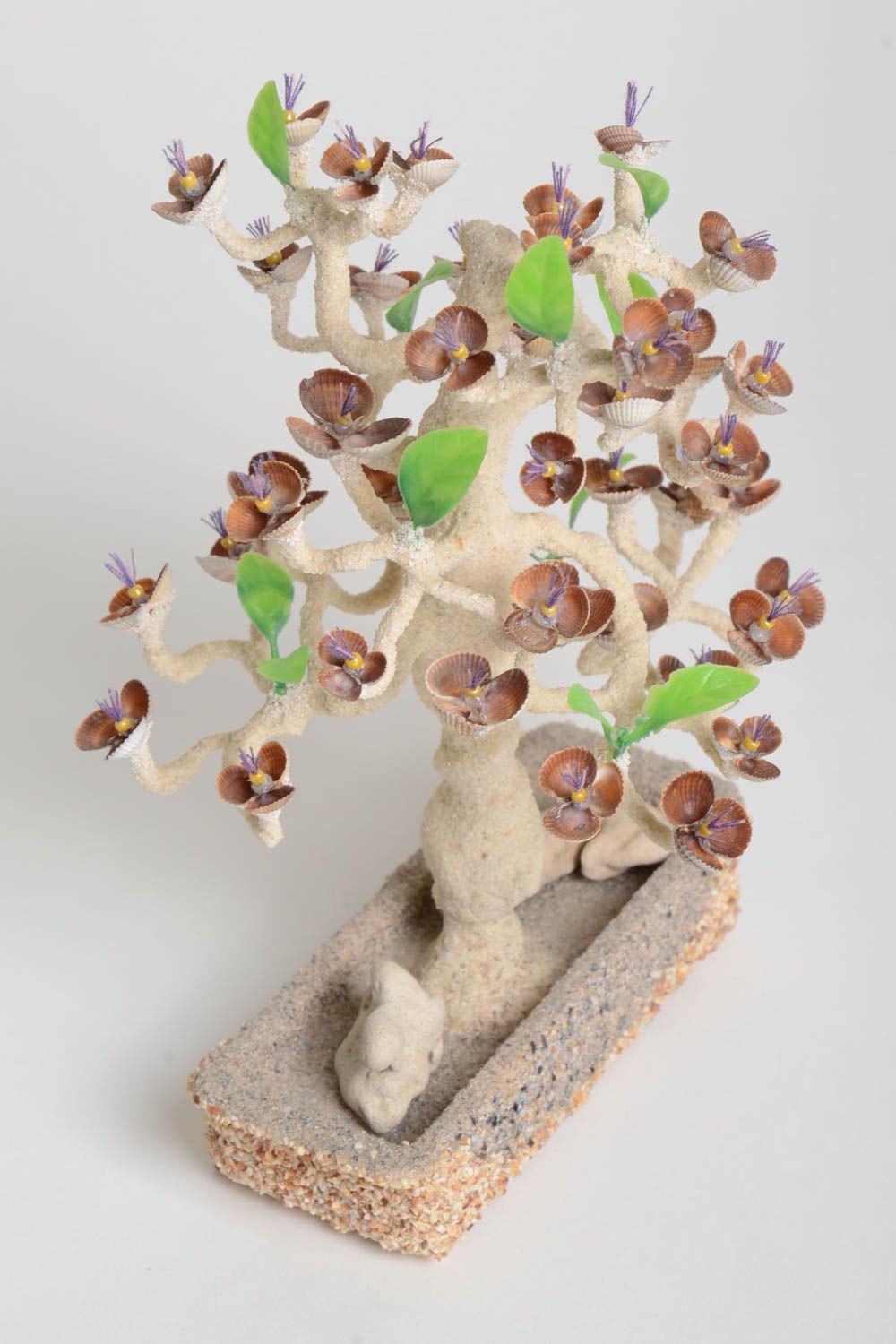 Deko Baum handgemacht Deko Element aus Steinen und Muscheln Tischdekoration Idee foto 4