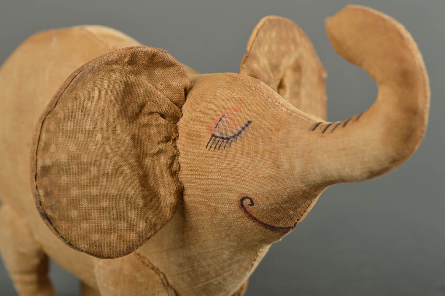 Jouet éléphant marron Peluche faite main en coton parfumé Décoration maison photo 4