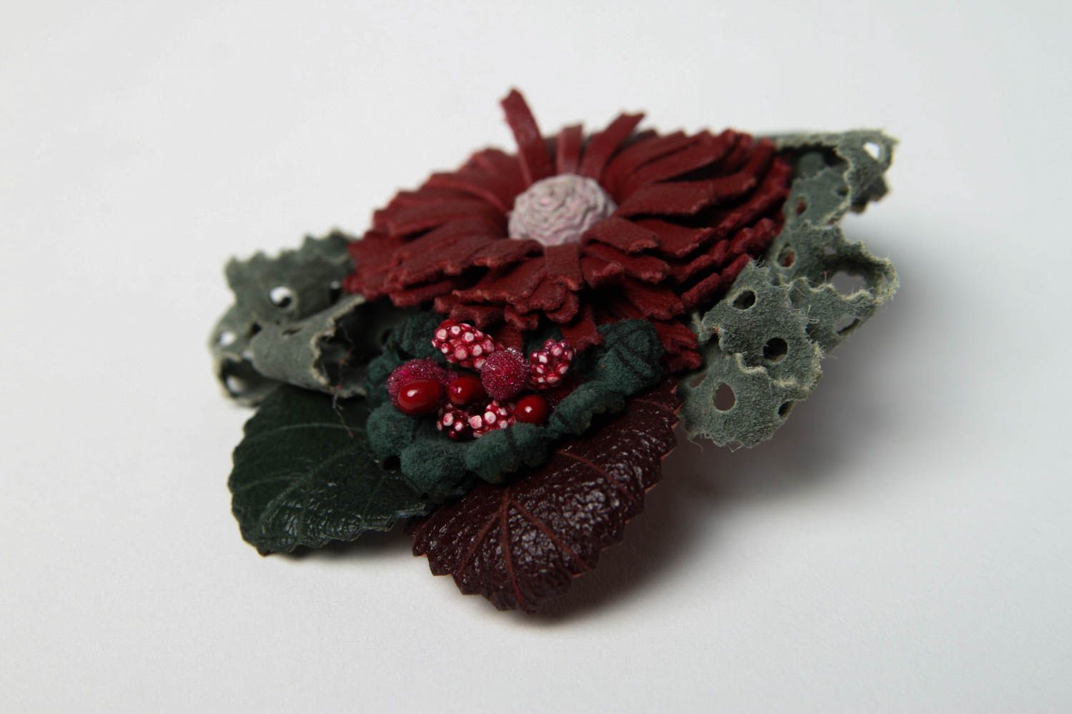 Broche Barrette en cuir faite main originale fleur rouge Accessoire femme photo 4