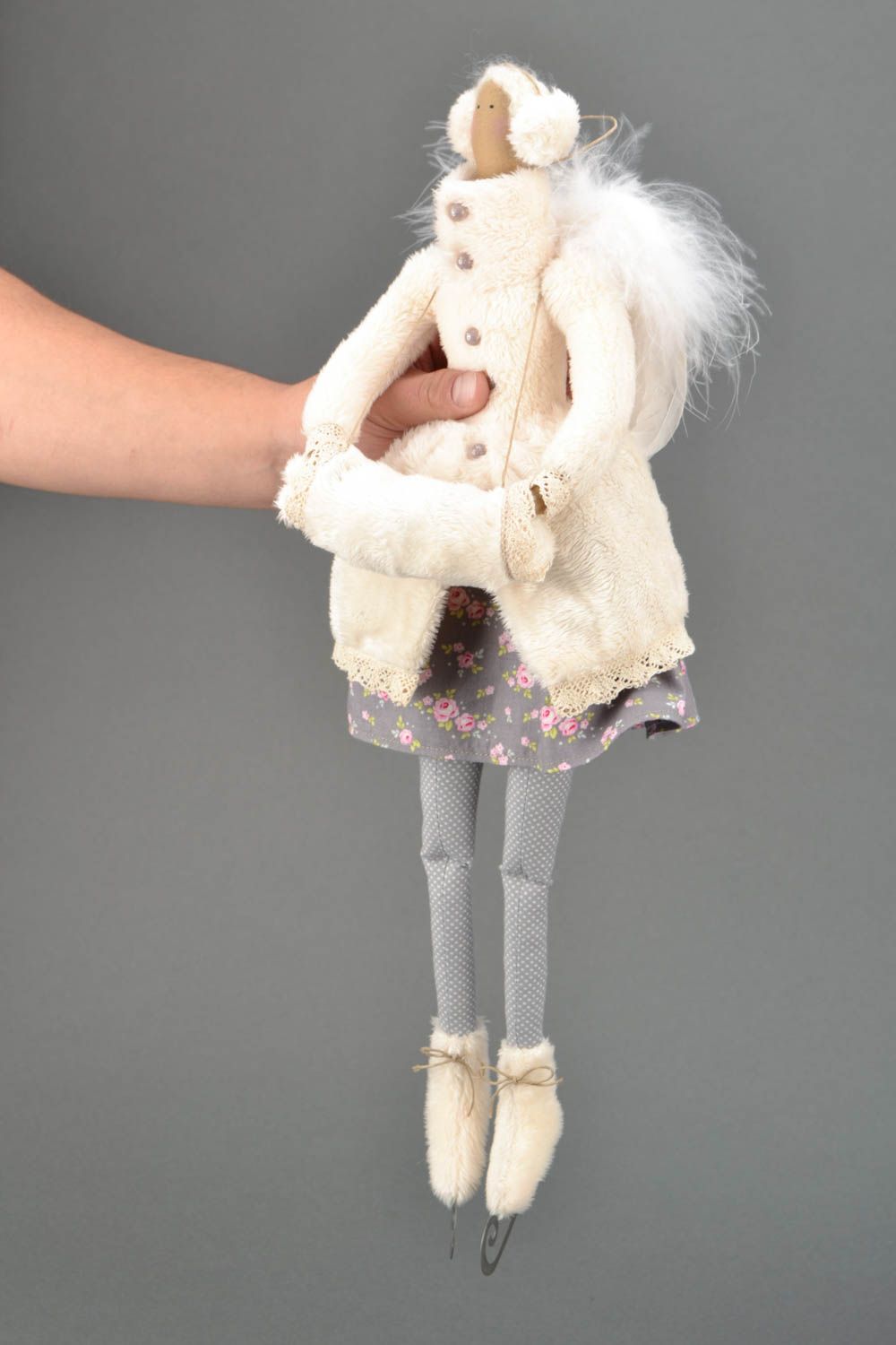 Авторская кукла из меха Ангел на коньках  фото 2