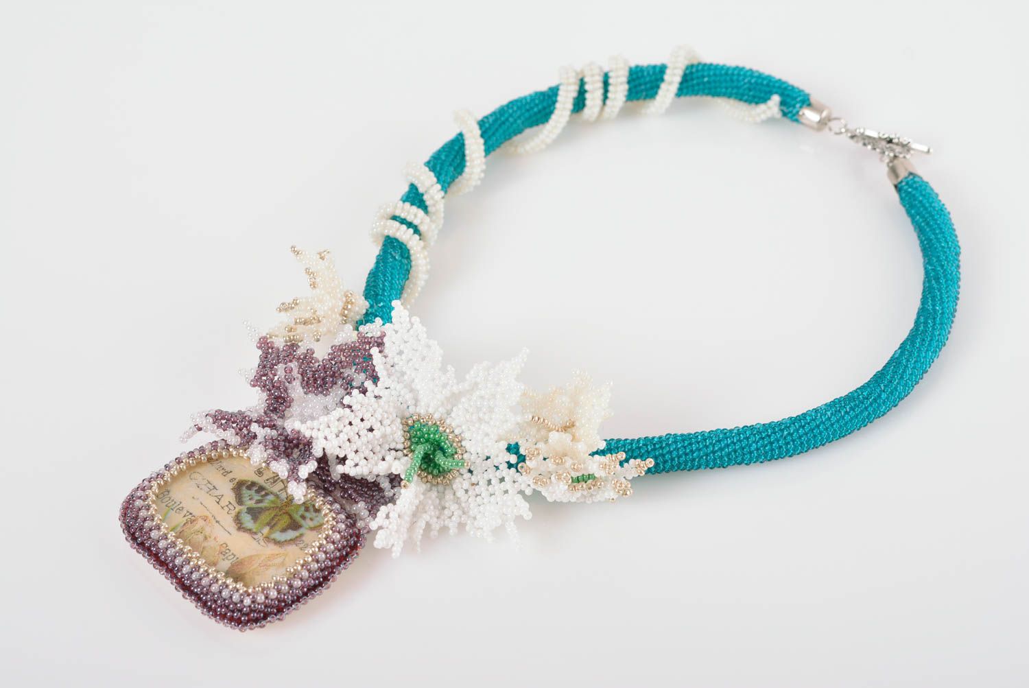 Ожерелье из бисера с подвеской декупаж нежное красивое голубое с белым стильное  фото 1