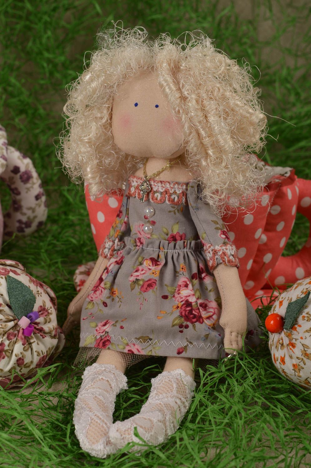 Handmade Designer Puppe Stoff Spielzeug aus Baumwolle Deko Puppe mit Ständer foto 1