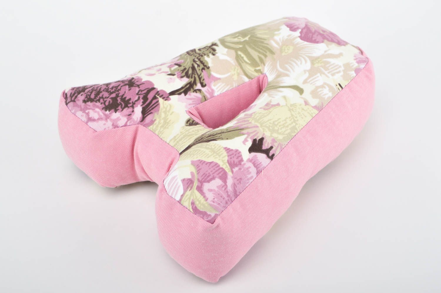 Мягкая буква А ручной работы подушка буква декоративная подушка розовая фото 2