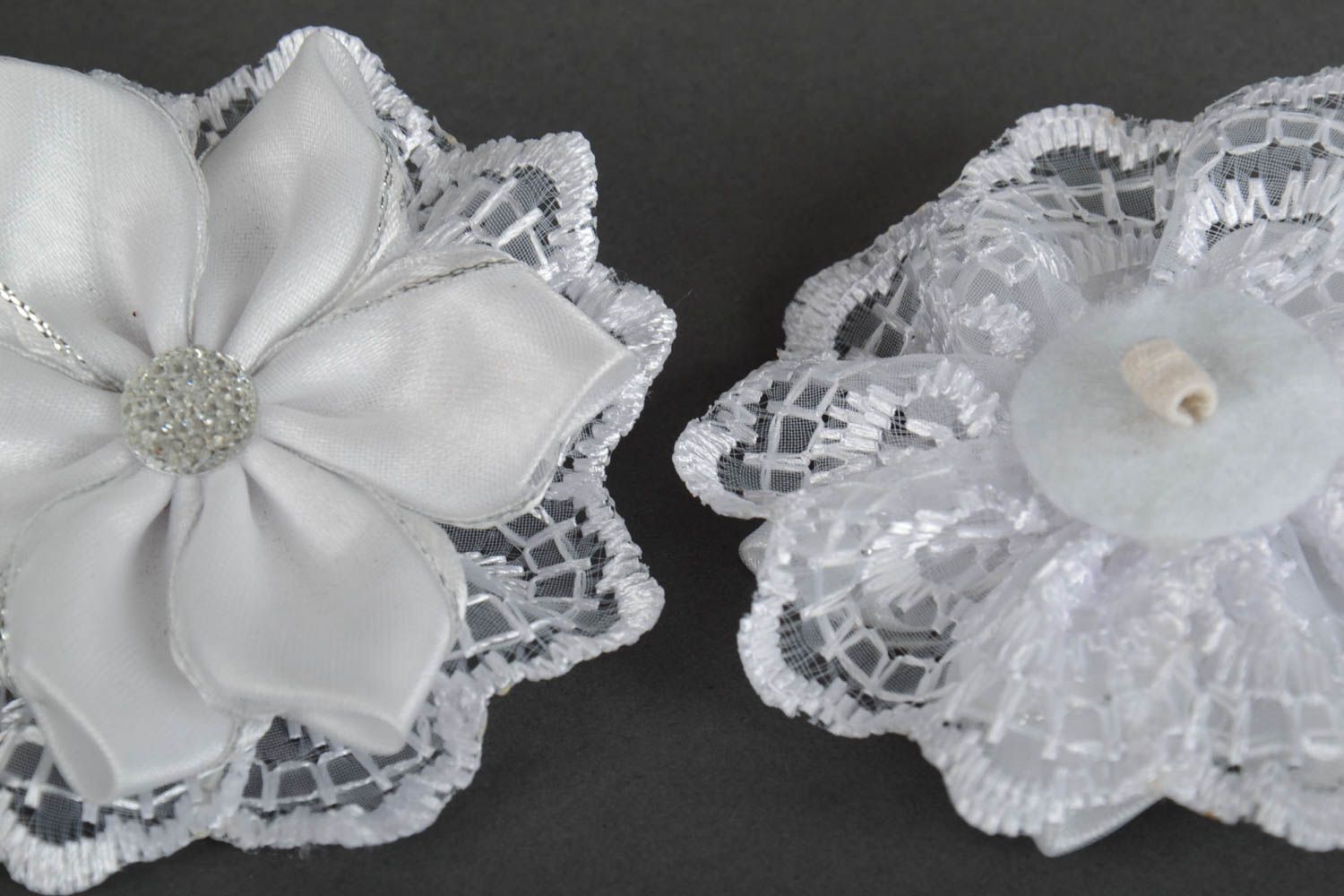 Set of 2 handmade white satin ribbon kanzashi flowers for accessories making photo 4