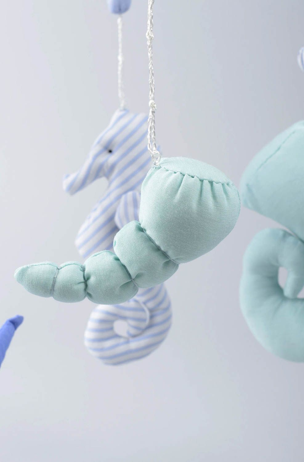 Мобиль на кроватку хэндмэйд игрушка для новорожденного детский мобиль Море фото 1
