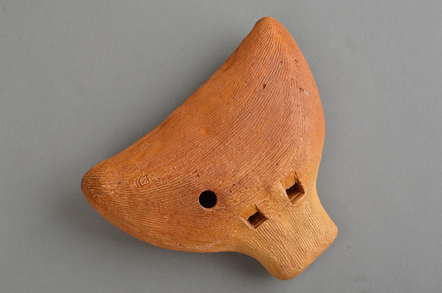 Керамическая флейта окарина в виде печи ручной работы двухкамерная народная фото 3
