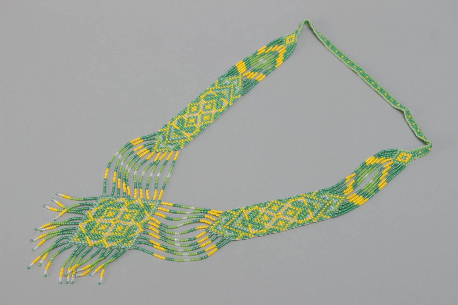 Яркий гердан из бисера ручной работы с орнаментом в этно стиле красивый фото 2