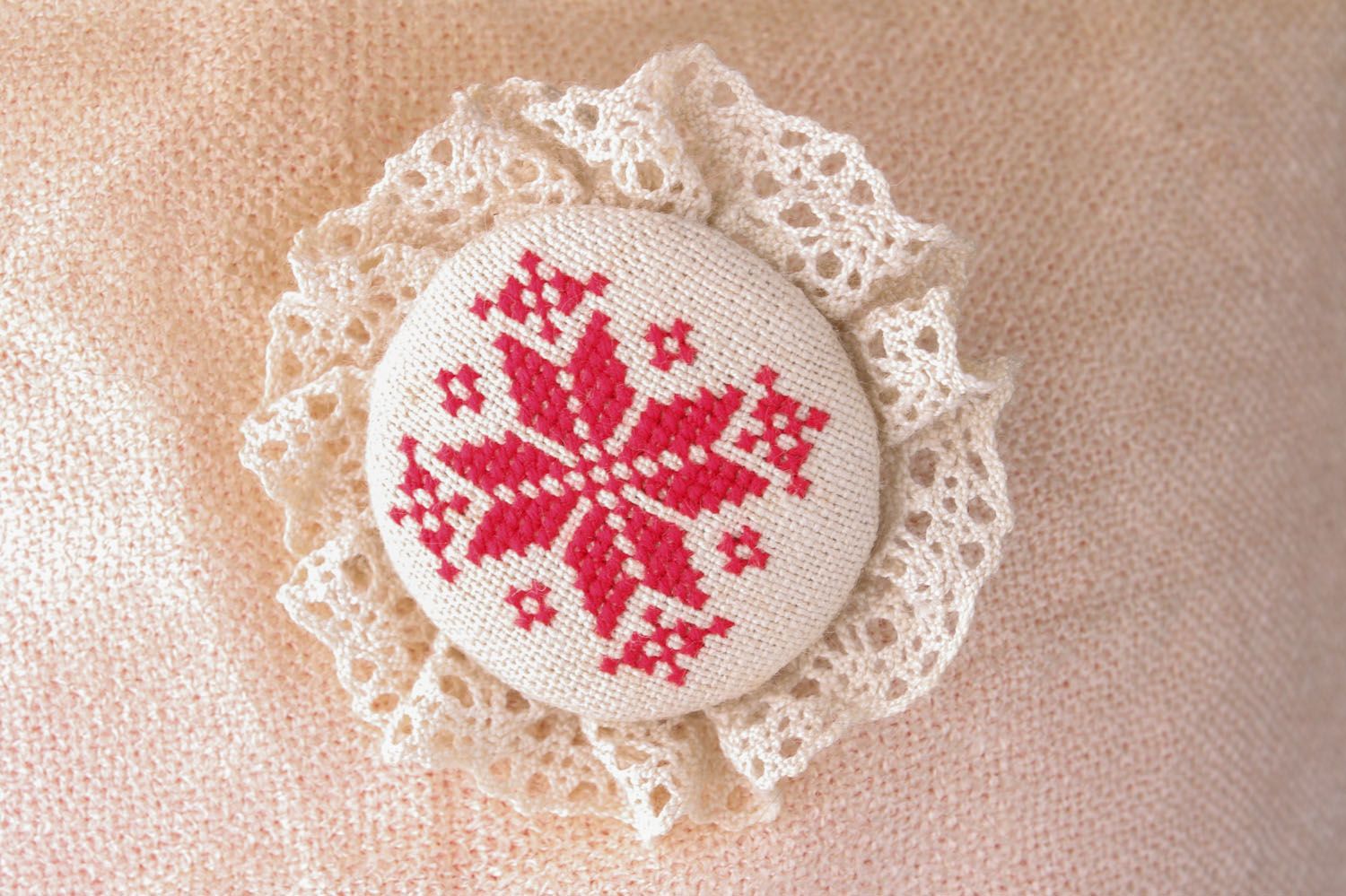Homemade embroidered brooch photo 5