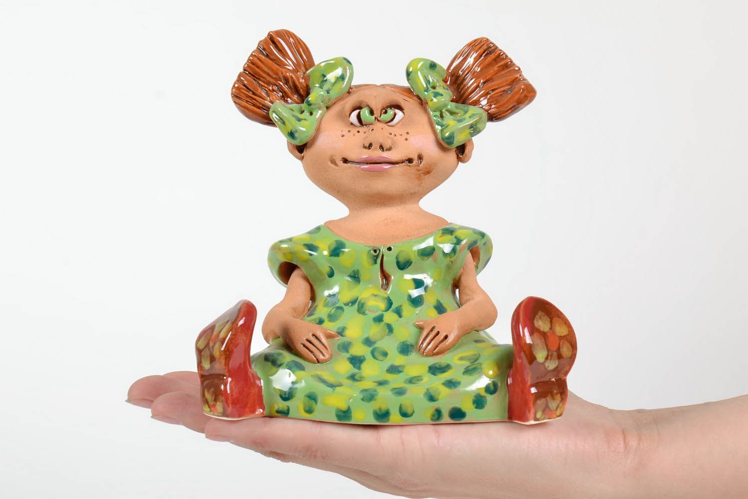 Figurine céramique Fille en robe verte photo 5