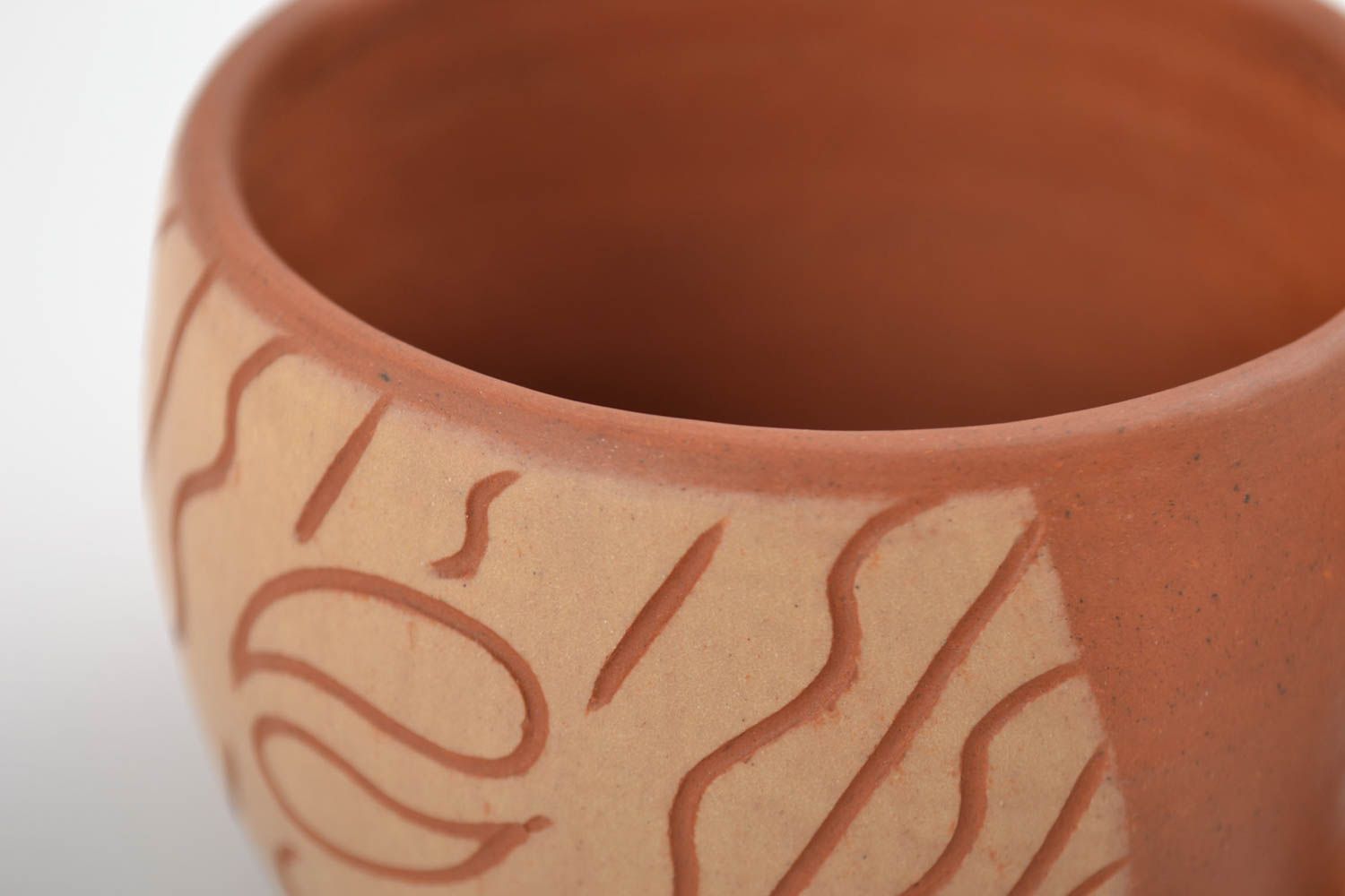 Kleine handgemachte keramische Tasse mit Bemalung mit Öko Farben im Ethno 300 ml foto 5