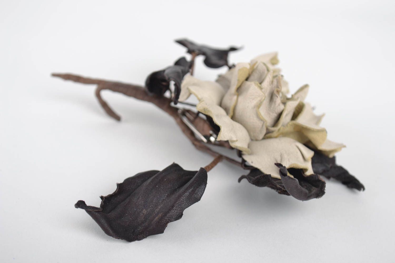 Handmade Blumen Brosche Schmuck aus Leder hochwertiger Modeschmuck originell foto 4