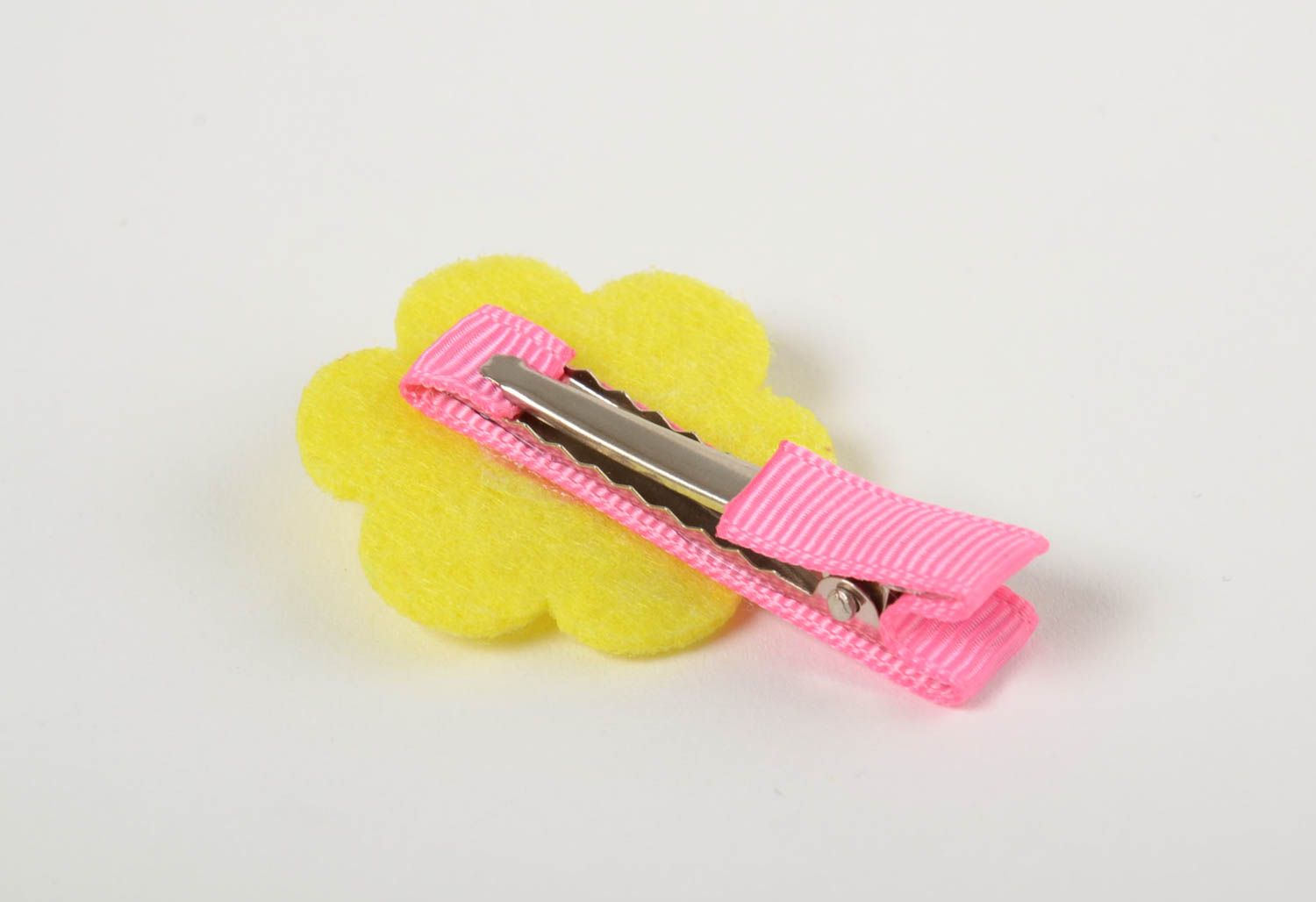Желто-розовая заколка для волос из репсовой ленты и флиса детская ручной работы фото 3