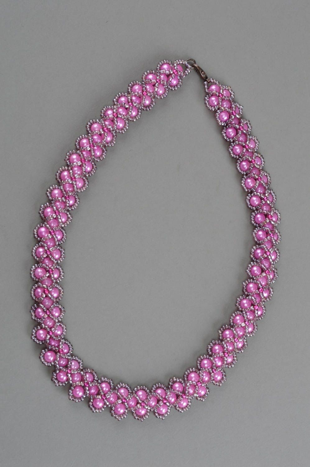 Collier en perles de rocaille et perles fantaisie rose délicat fait main photo 2