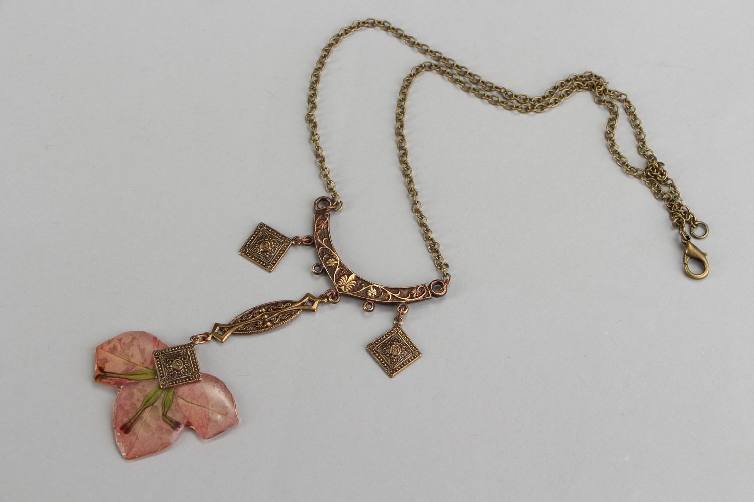 Necklace with epoxy rasin Bougainvillea photo 3