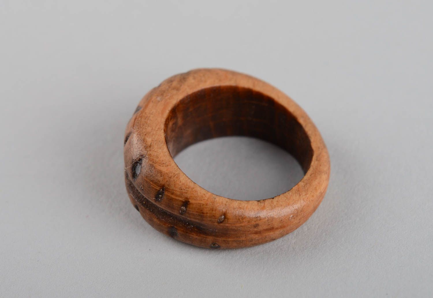 Кольцо ручной работы необычное кольцо ребристое деревянное кольцо для девушки фото 8