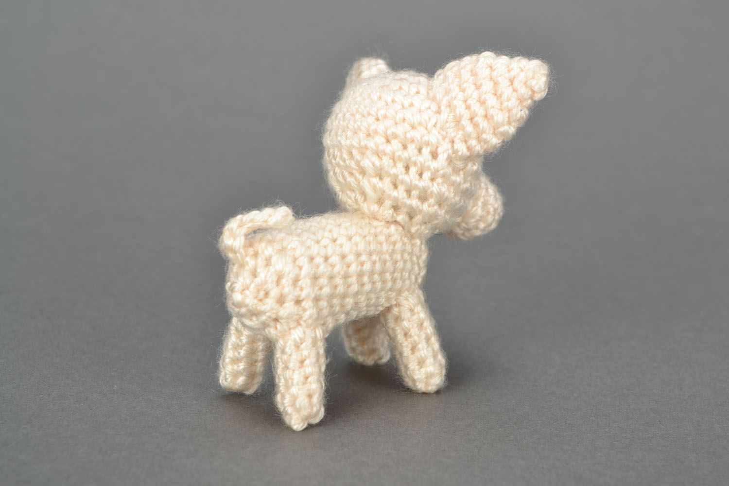 Petit jouet tricoté au crochet chihuahua photo 5