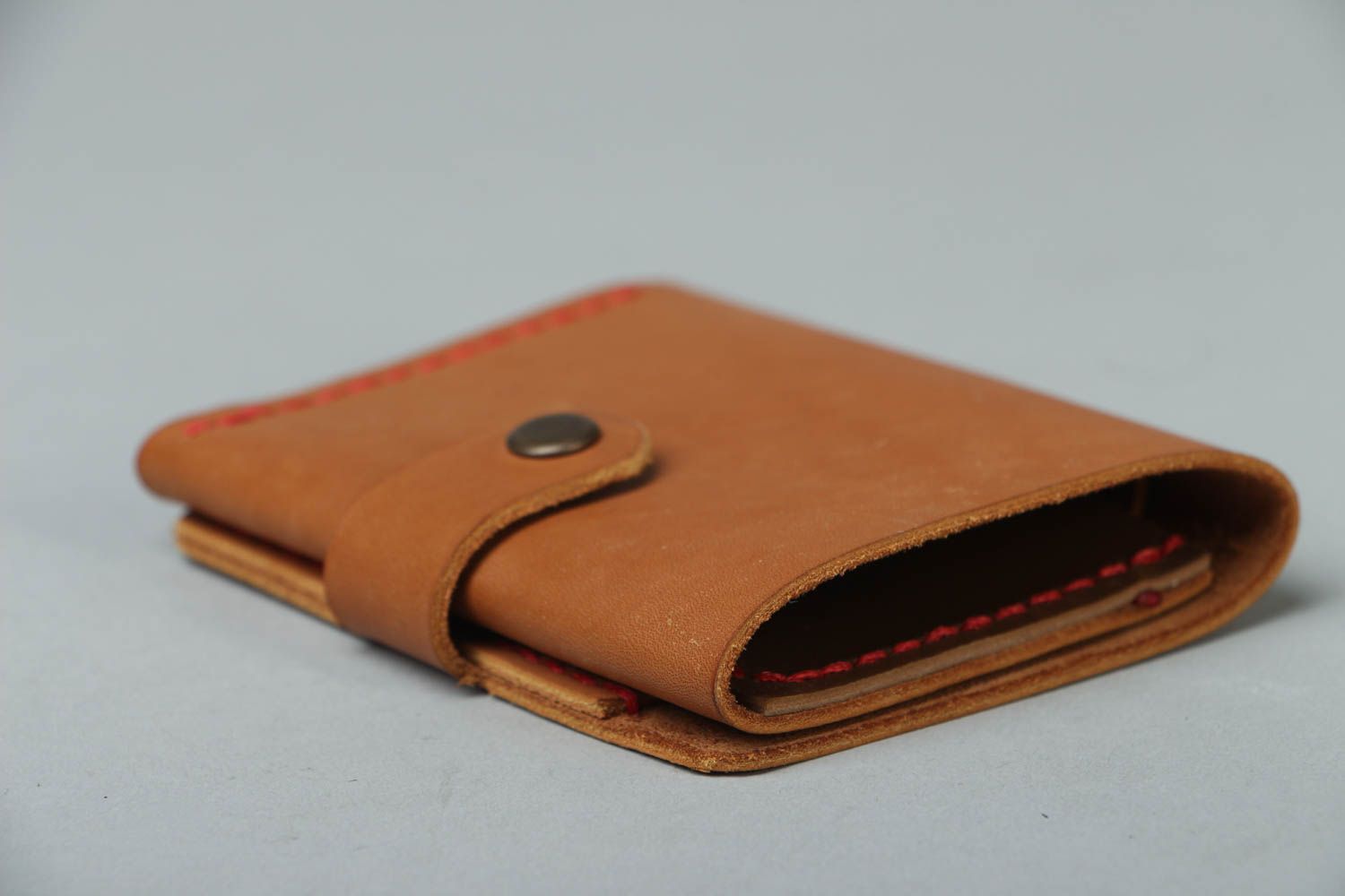 Leather wallet with push button photo 2