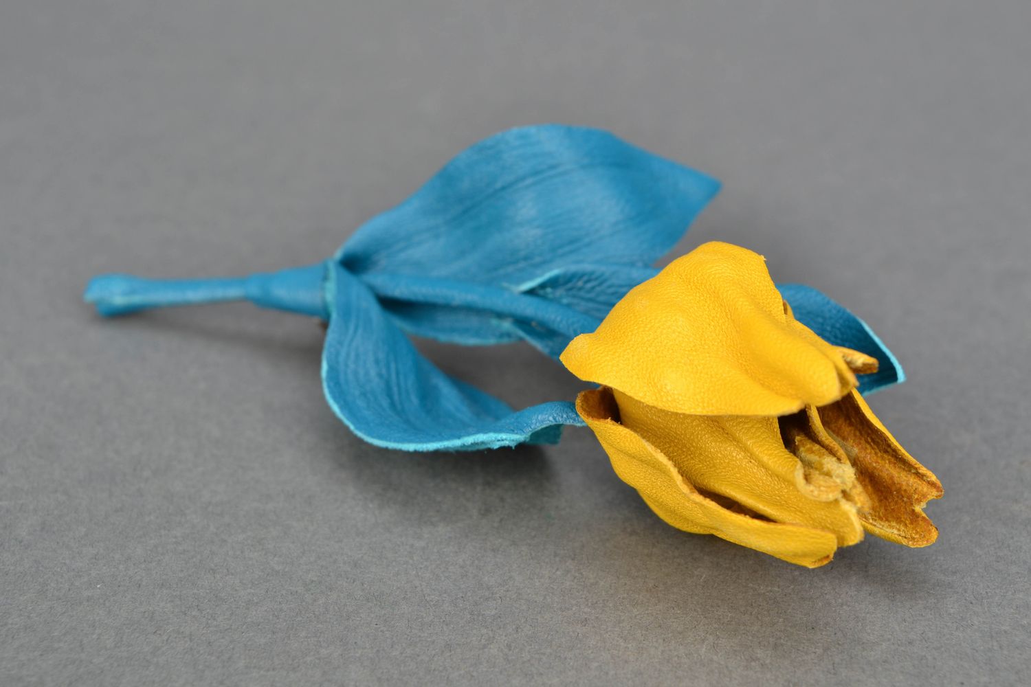 Fleur en cuir Tulipe d'Ukraine faite main photo 3