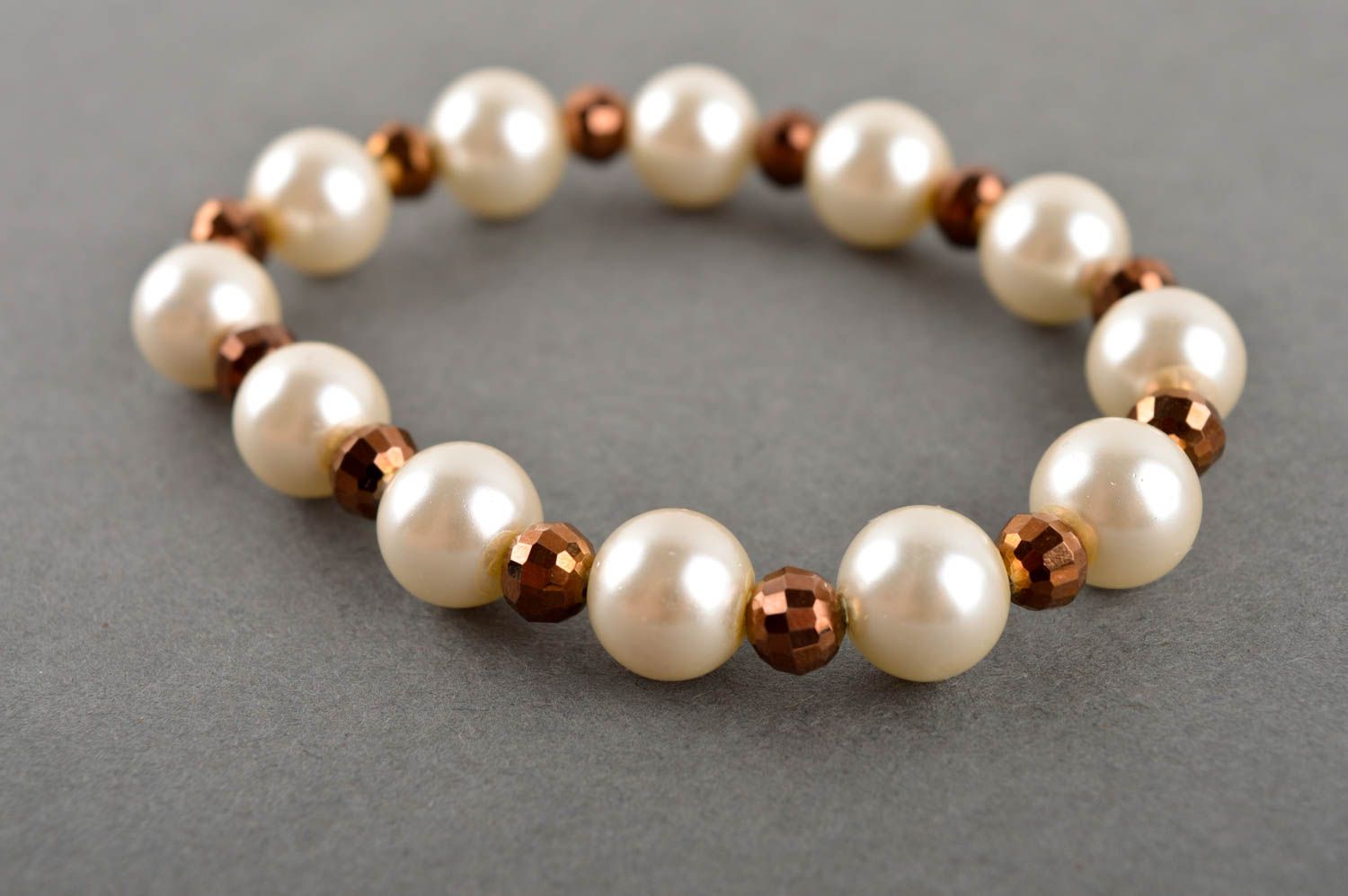 Bracelet perles fausses Bijou fait main sur élastique Cadeau femme design photo 3
