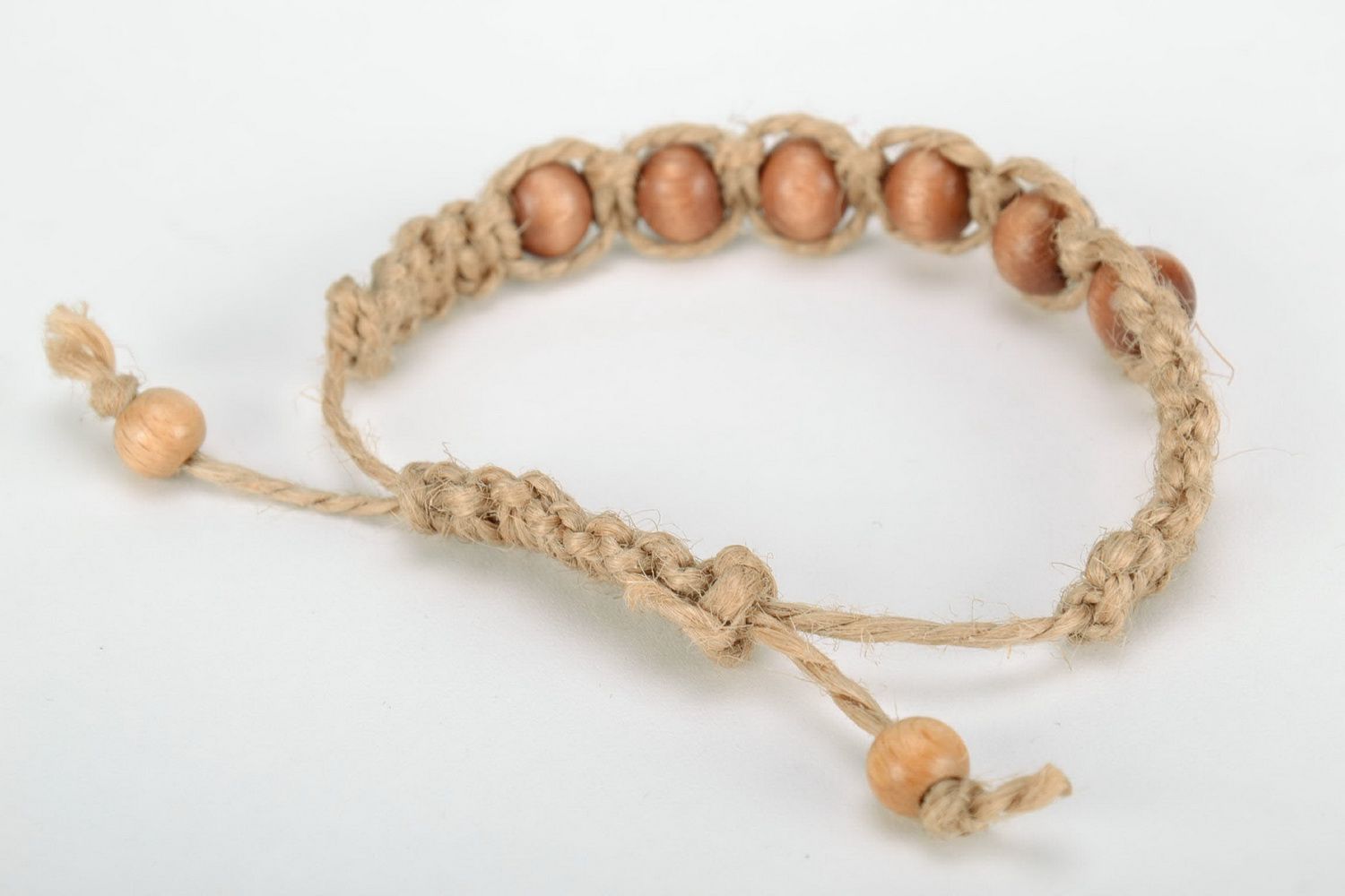 Bracelet fait main en perles de bois photo 3