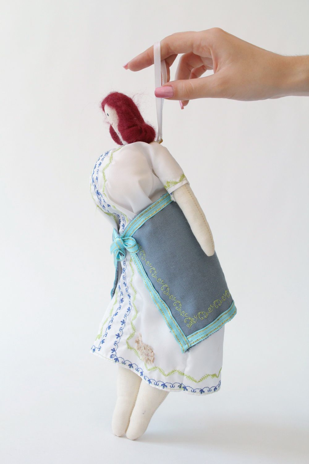 Bambola morbida in cotone fatta a mano pupazzo tessile donna ucraina bella foto 1