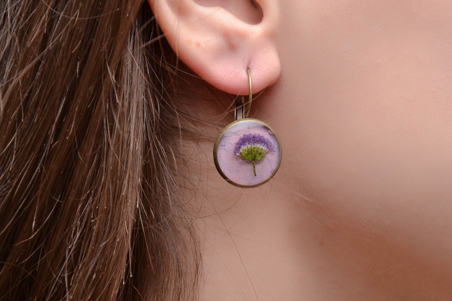 Dangle earrings with natural flowers photo 2