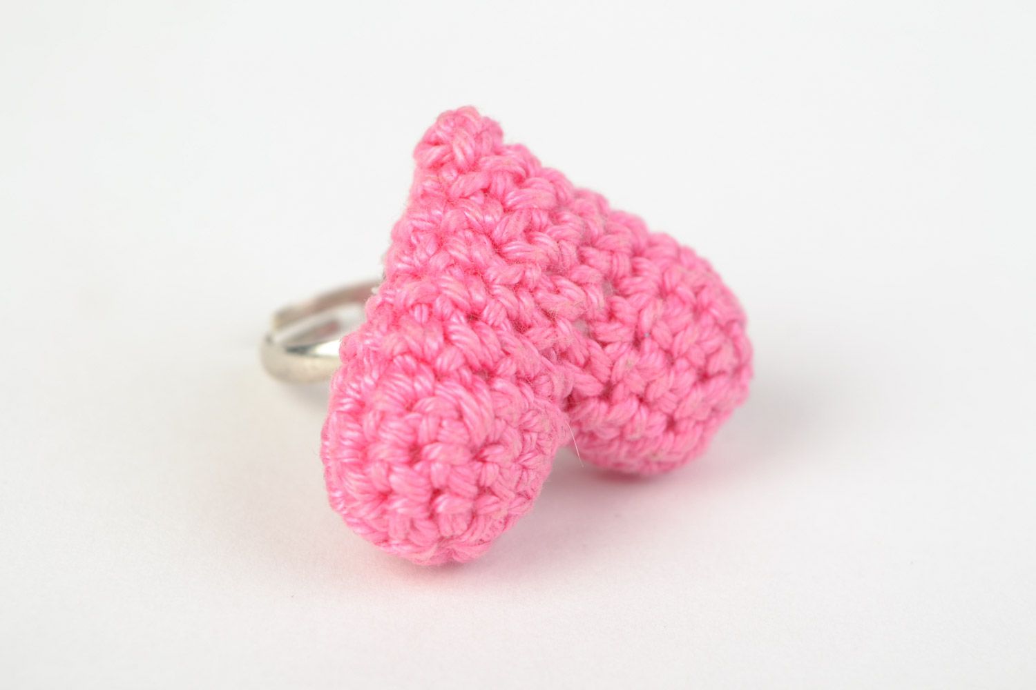 Bague avec cœur tricoté au crochet rose faite main taille réglable cadeau femme photo 1