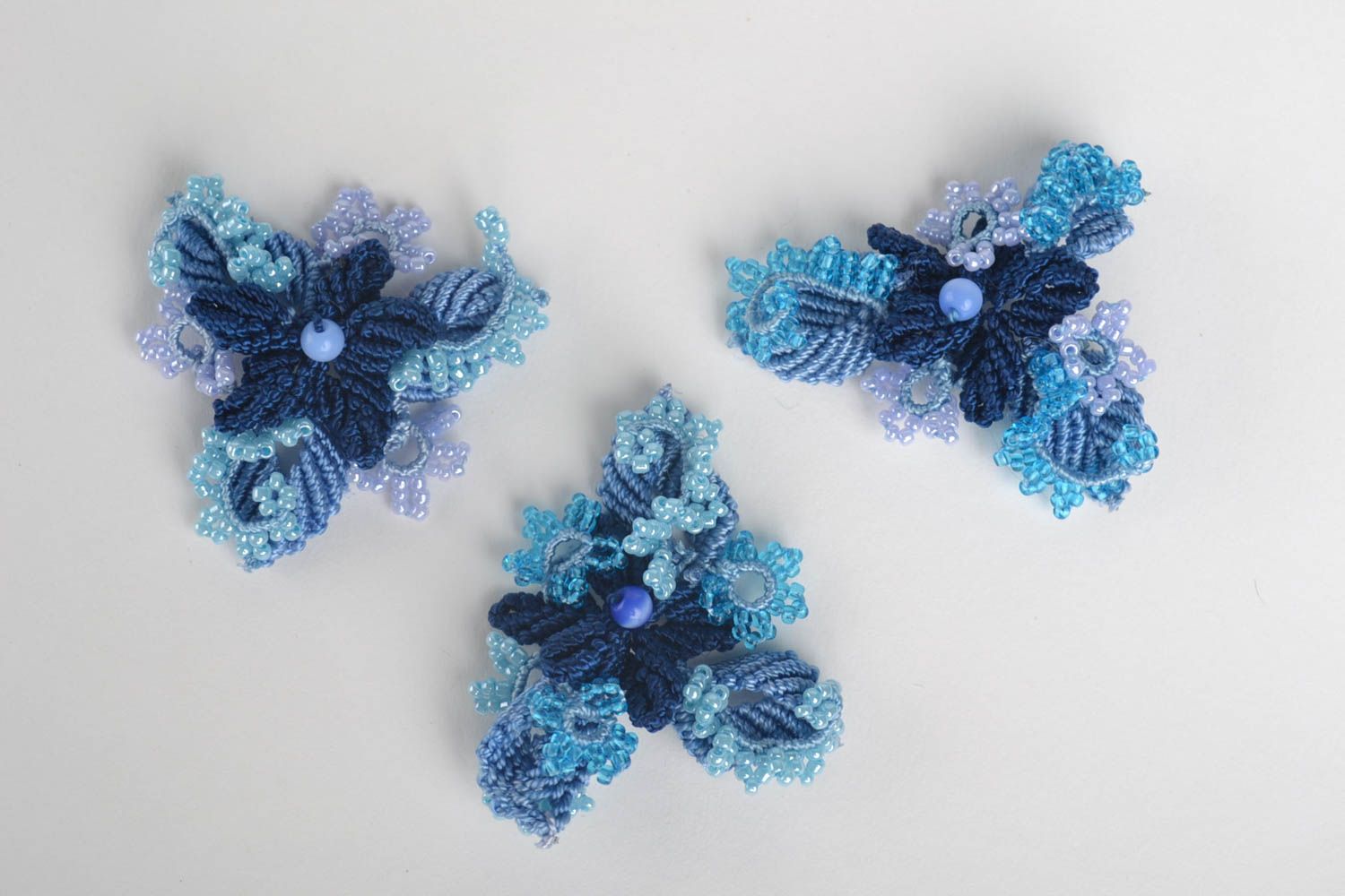 Украшения ручной работы броши цветы плетеные броши 3 штуки в виде синих цветов фото 2