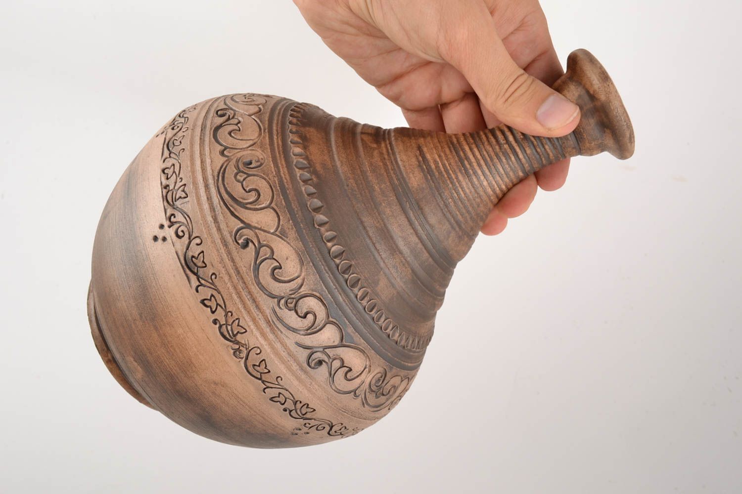 Belle cruche céramique sans anse avec ornements 2 litres faite main marron photo 2