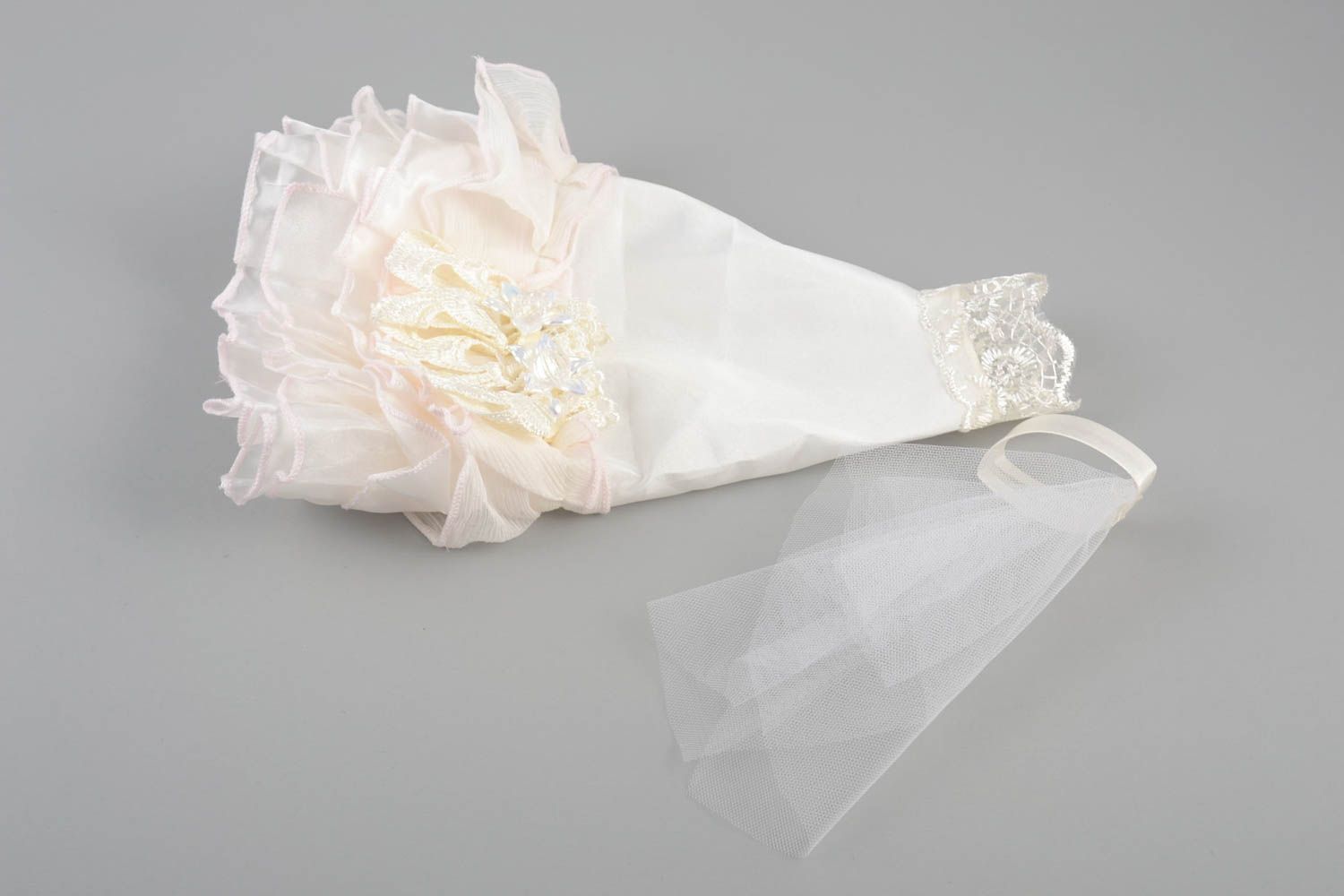 Cache-bouteille fait main en forme de robe de mariée blanche décoration mariage photo 2