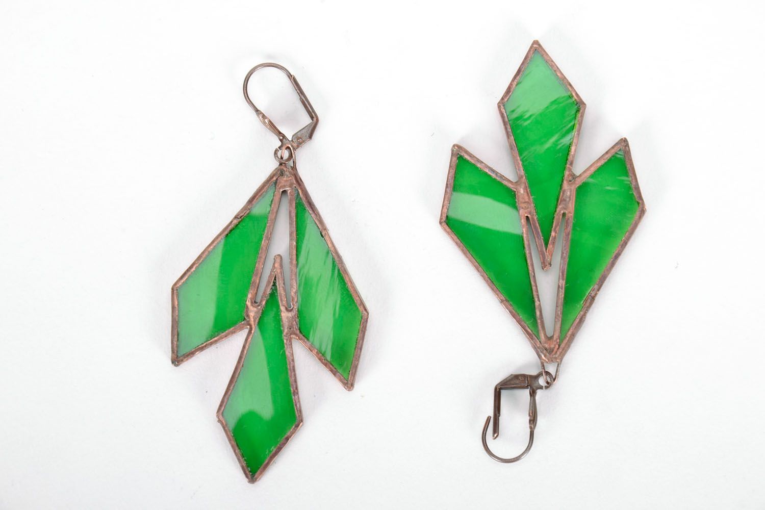 Boucles d'oreilles artisanales en verre vitrail vert photo 5