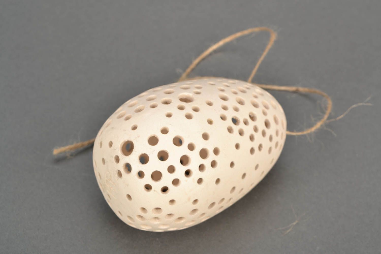 White ceramic egg photo 4
