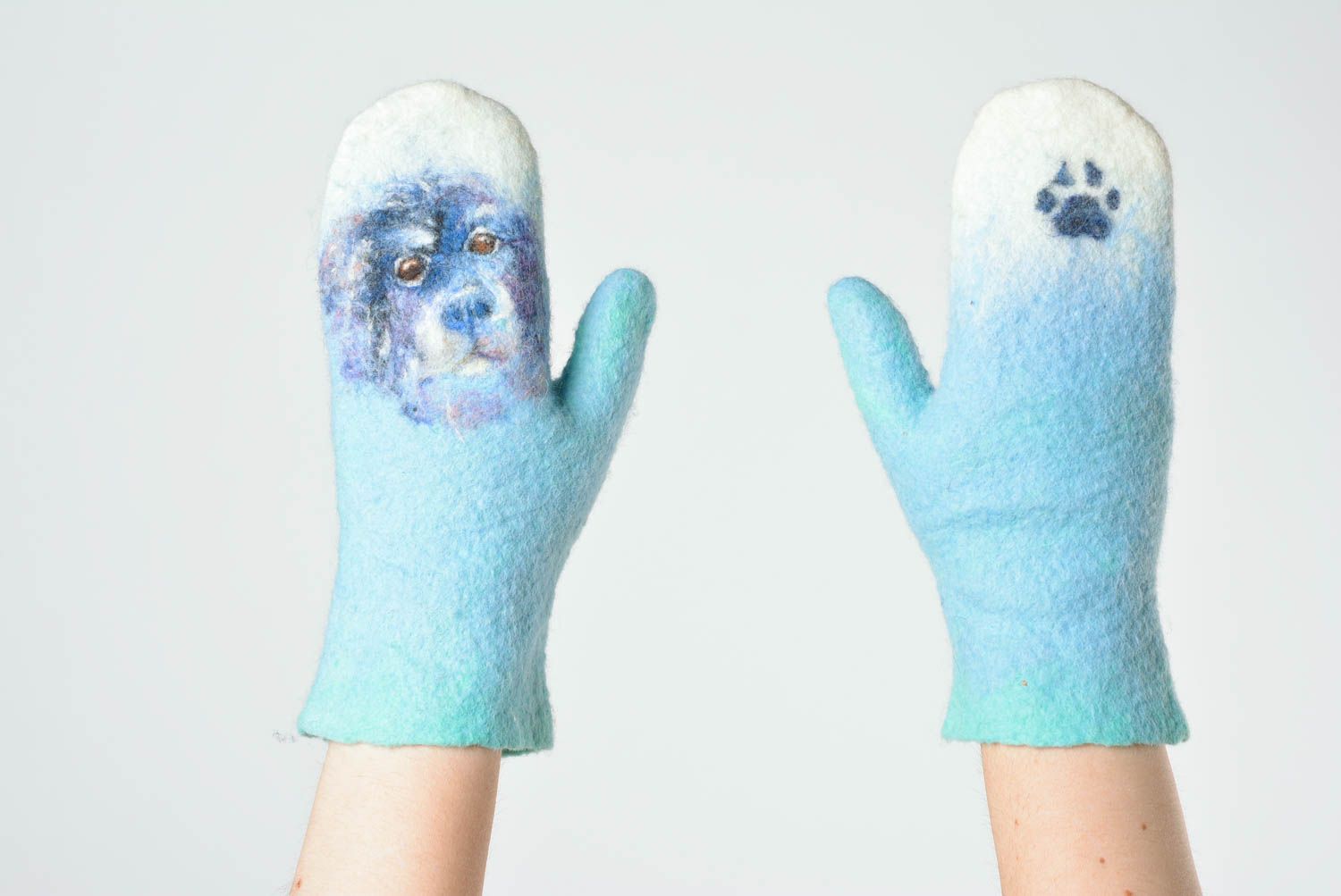 Moufles laine feutrée Vêtement femme fait main bleues Idée Cadeau original photo 1