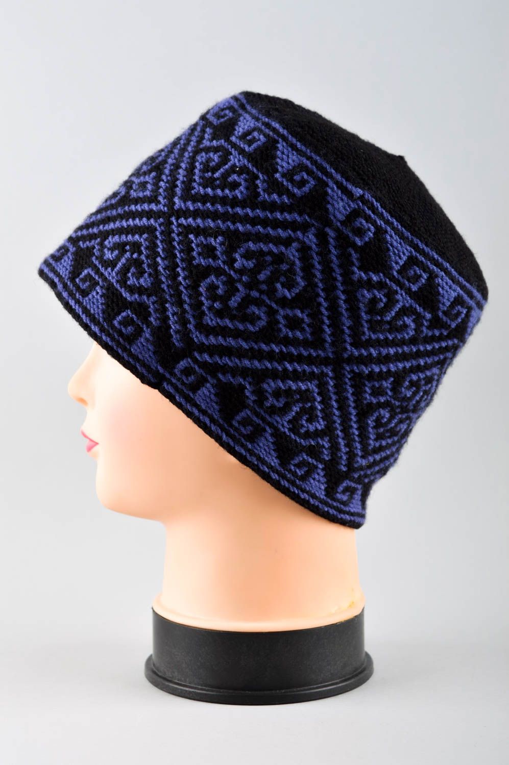 Warme Mütze handmade Mütze für Männer blau schwarz modisches Accessoire foto 3