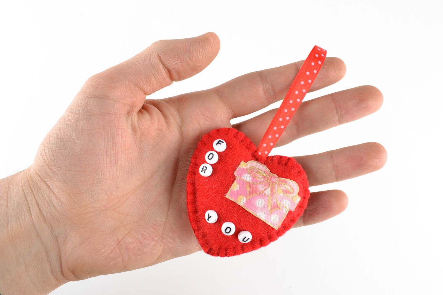 Мягкая игрушка в виде сердца на День святого Валентина фото 1