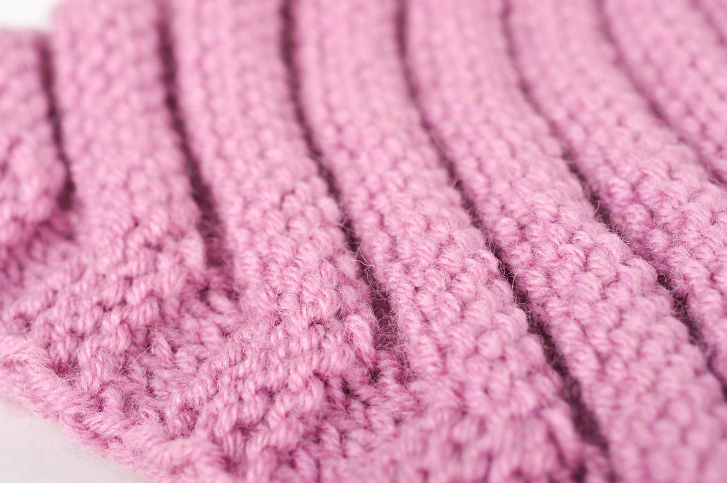 Bonnet tricot fait main Chapeau au crochet rose avec pompon Vêtement femme photo 4