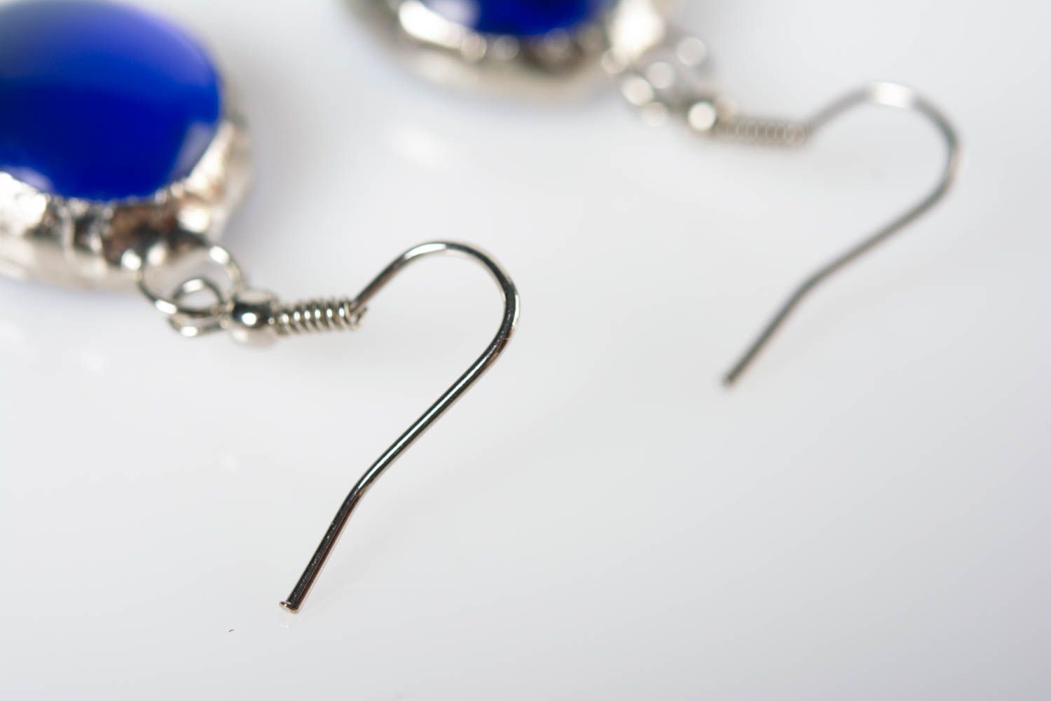 Boucles d'oreilles en verre et métal rondes faites main bleues accessoire photo 5