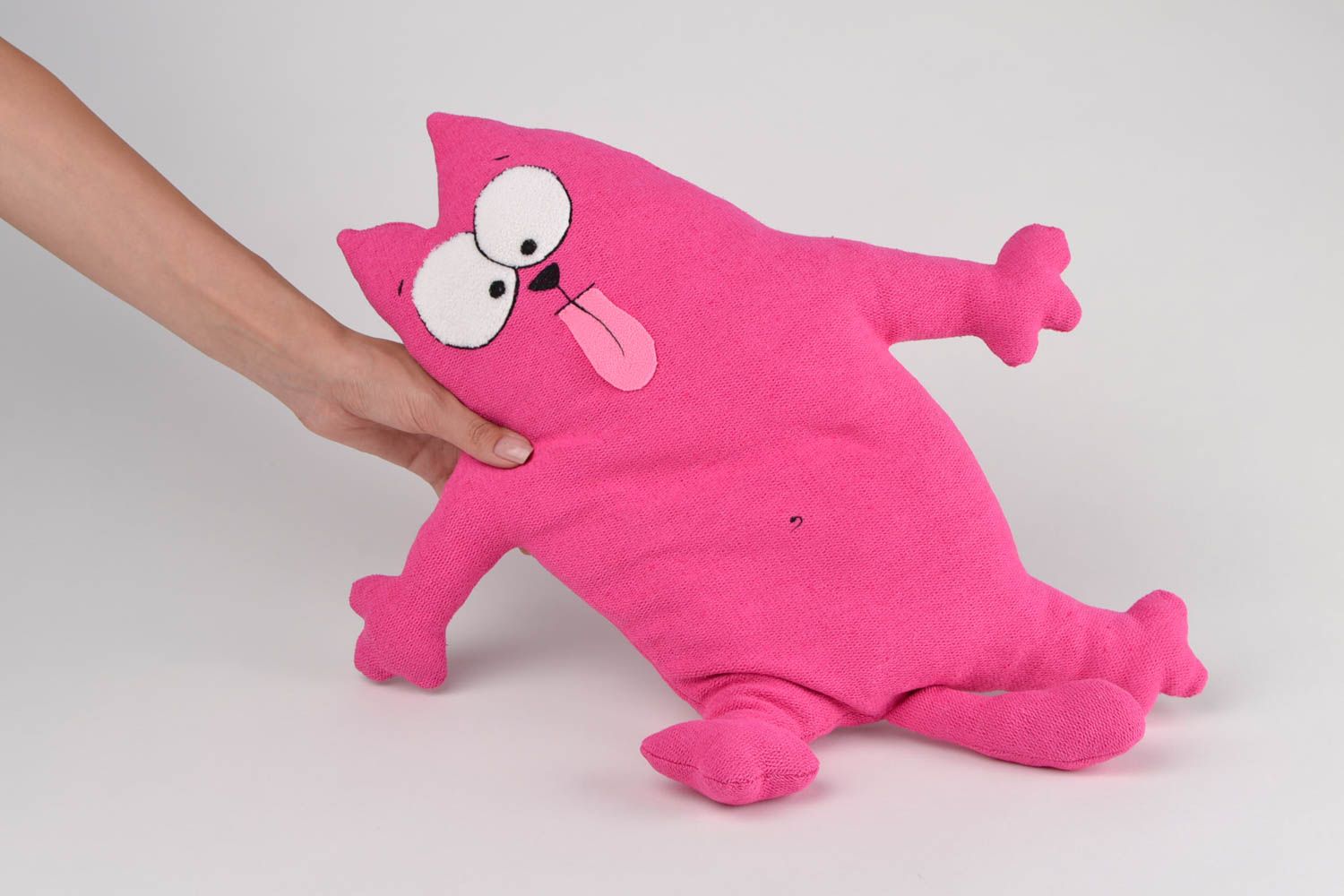 Подушка игрушка ручной работы декор для дома мягкая игрушка из ткани розовая фото 2