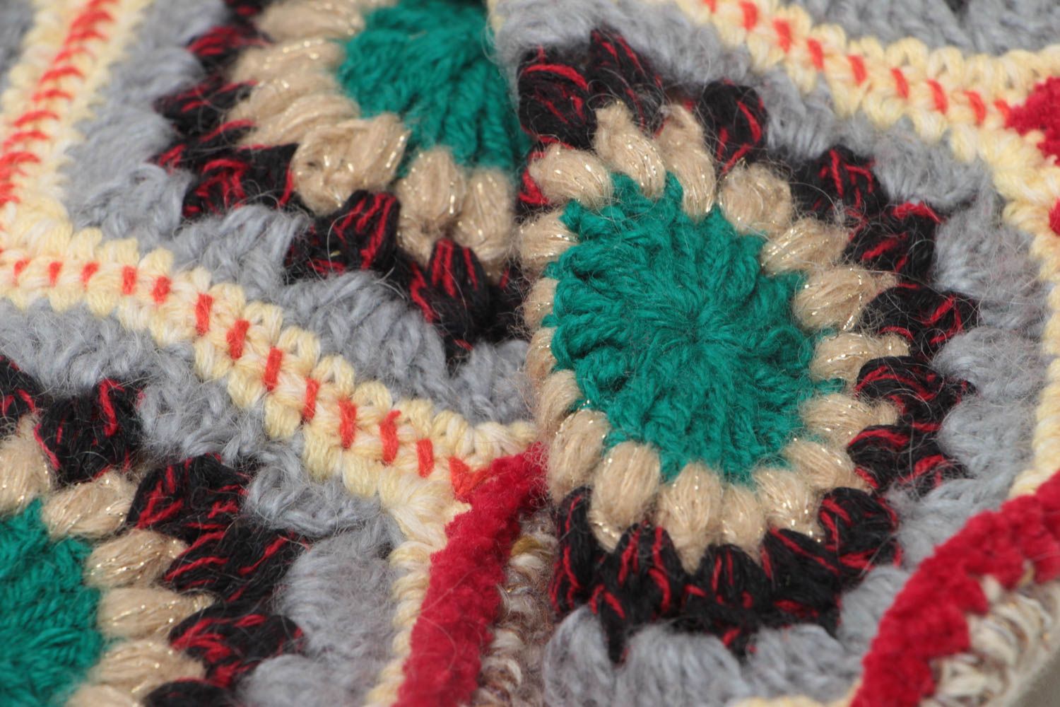 Pantoufles faits main hautes multicolores tricotées au crochet pour femme photo 3