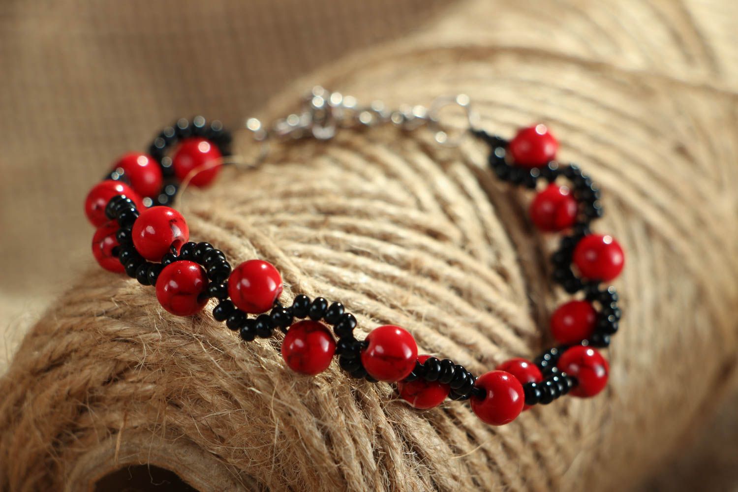 Coral bracelet with beads photo 4