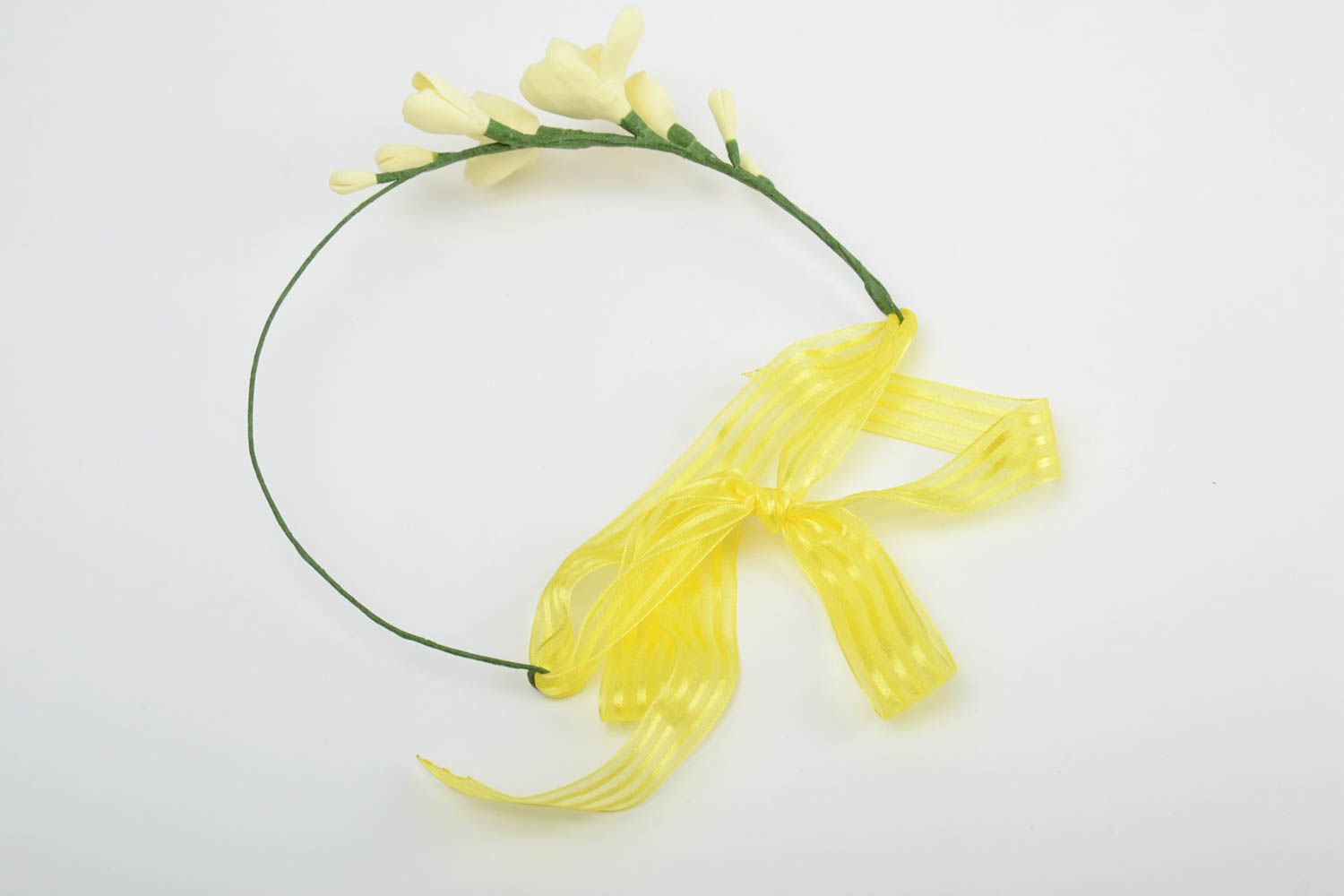 Dünner handgemachter Haarkranz aus Polymerton mit gelben Blumen auf Band foto 5