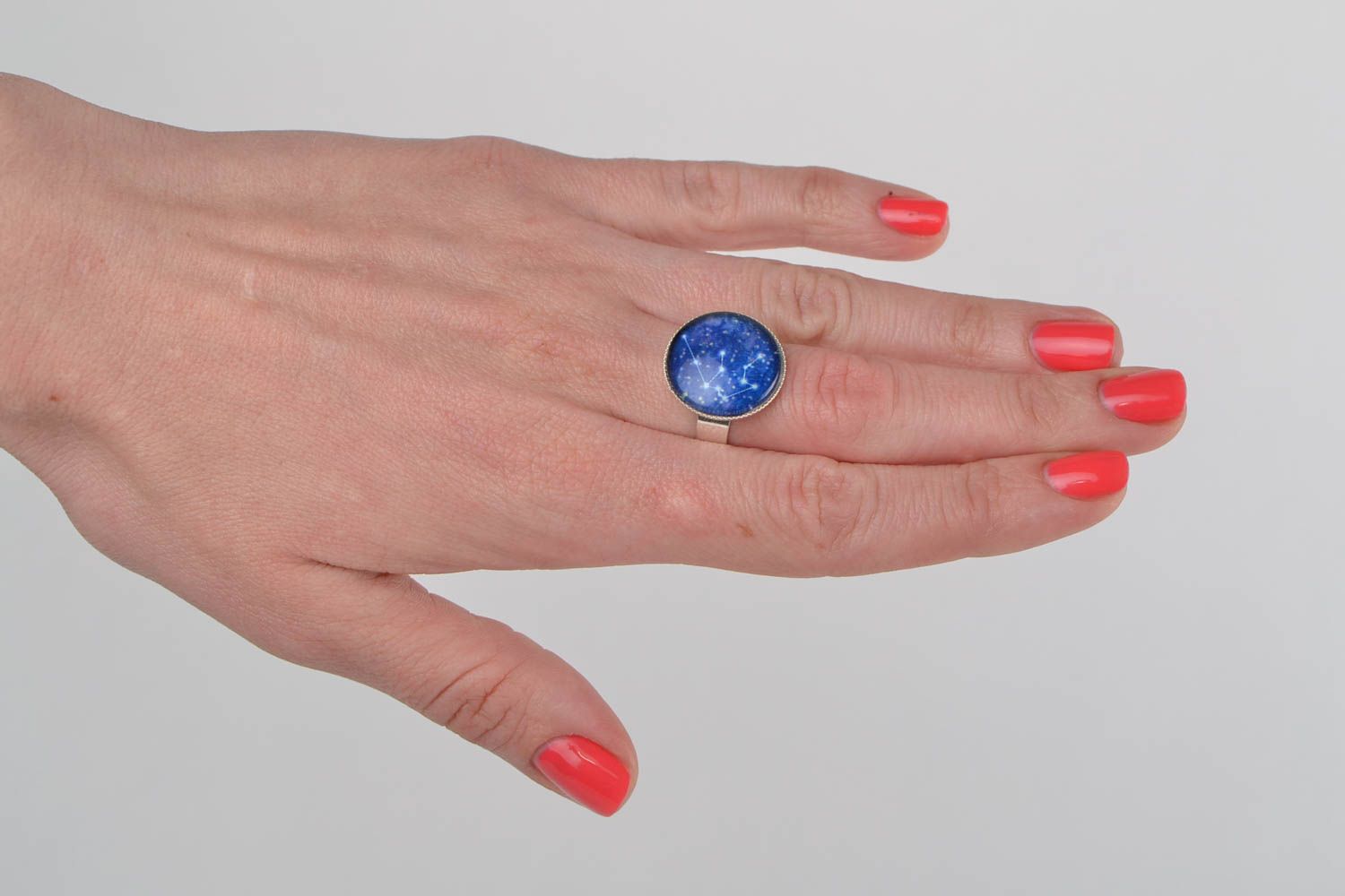 Bague originale métallique en verre bleue faite main signe de zodiaque Verseau photo 1