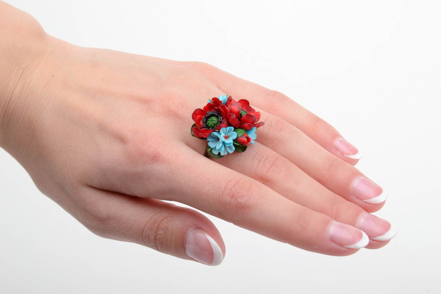 Handmade ring with blue and red polymer clay flowers and metal basis of 18 mm size photo 5