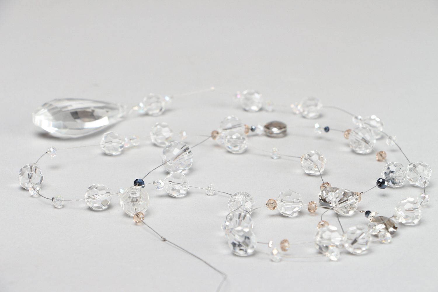 Collier original de créateur luxueux perles en verre et cristal fait main photo 2