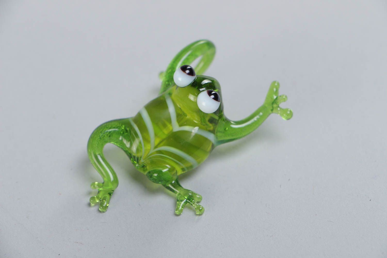 Bright handmade small lampwork glass statuette of frog photo 4