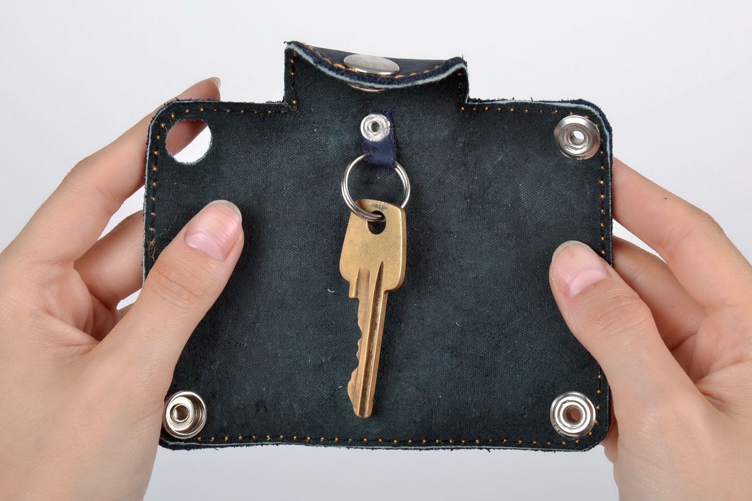 Key holder made of leather photo 3