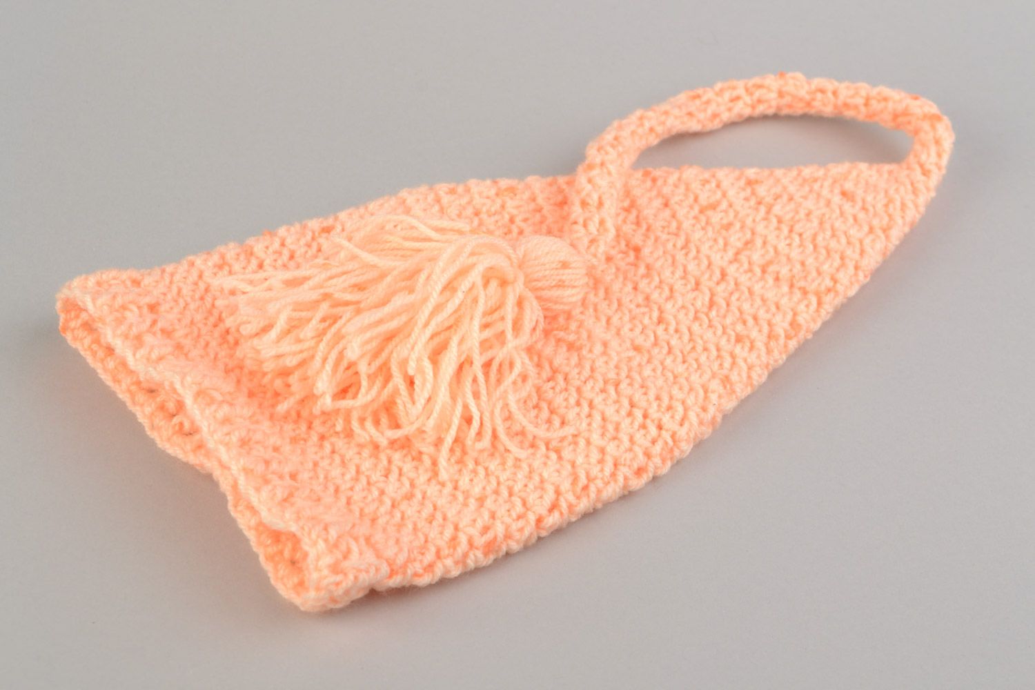 Joli bonnet bébé couleur pêche original au crochet avec pompon fait main photo 5