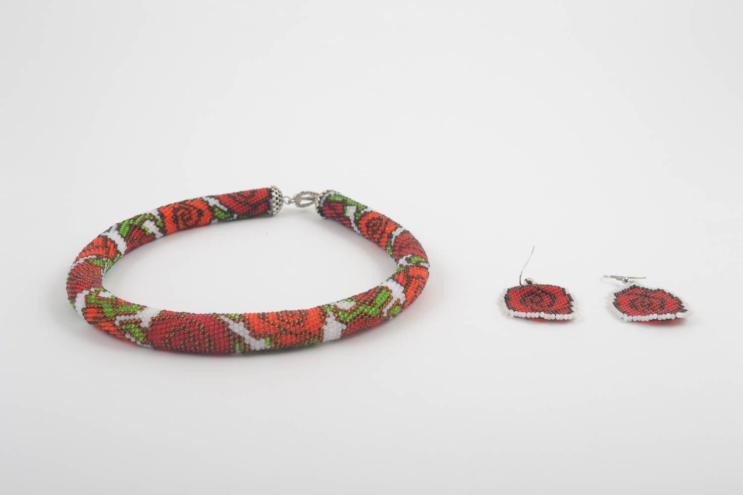 Set de bisutería artesanal collar de moda pendientes originales con rosas foto 2