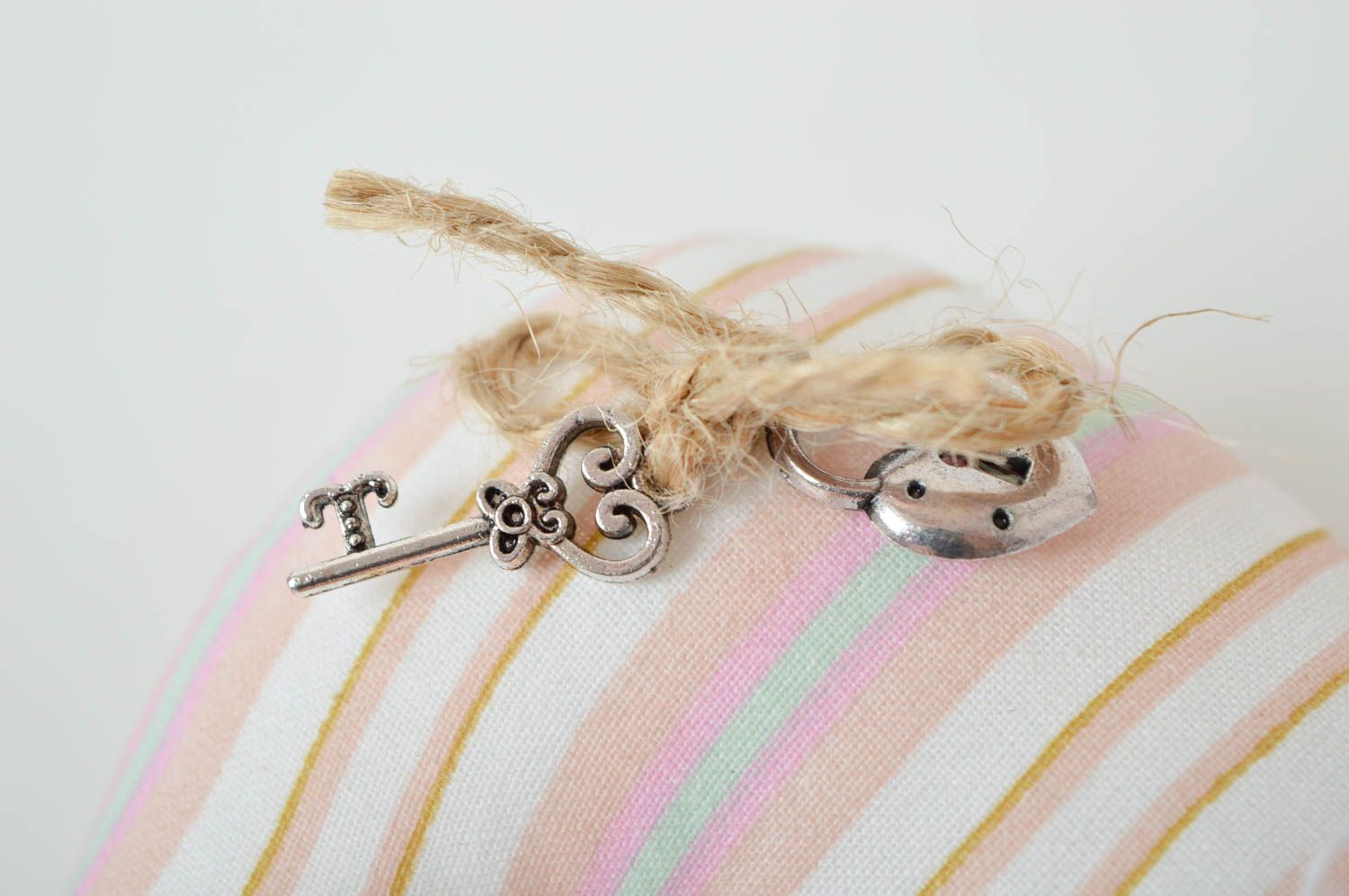 Jouet-escargot fait main Peluche en tissu Cadeau original Déco maison en coton photo 4