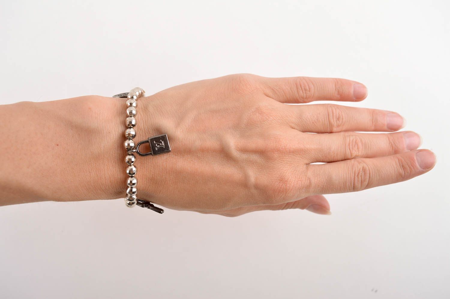 Bracelet de perles fait main Bijoux artisanaux Cadeau femmes original design photo 5